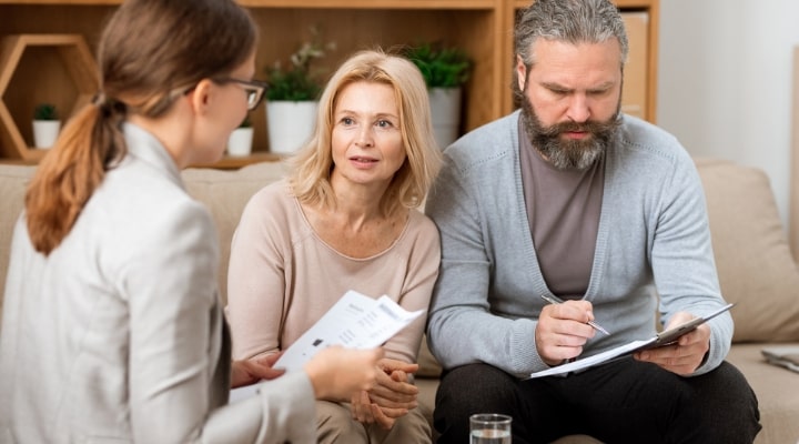  Assistant : Salarié ou Indépendant ?