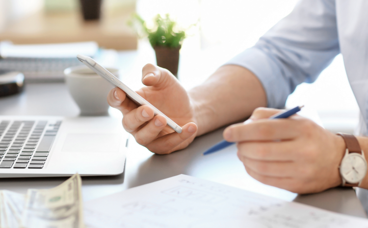  L’employeur doit-il me rembourser si j’utilise mon téléphone personnel pour des communications professionnelles ?